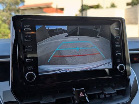 Used 2020 Toyota Corolla LE FWD image 5