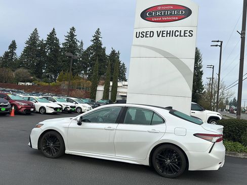 Used 2023 Toyota Camry XSE w/ Navigation Package image 3