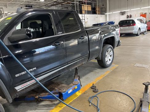 Used 2015 GMC Sierra 1500 SLE w/ SLE Value Package image 6