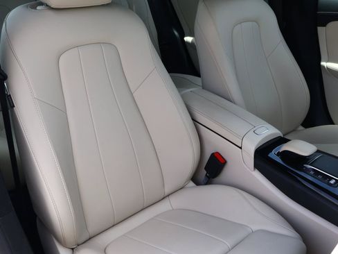 Used 2023 Mercedes-Benz CLA 250 4MATIC w/ Premium Package image 16