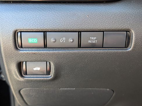 Used 2022 Nissan Sentra SV w/ All-Weather Package image 32