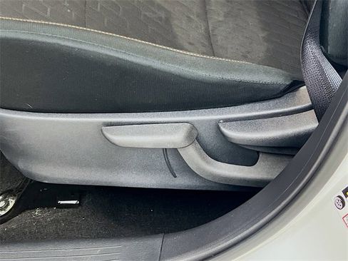 Used 2024 Nissan Kicks SR image 11