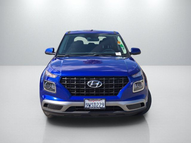 Used 2023 Hyundai Venue SE FWD image 2