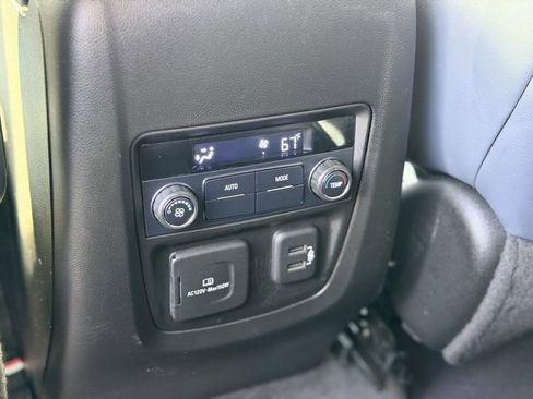 Used 2020 Buick Enclave Essence w/ Sound and Sites Package image 24