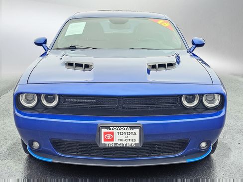 Used 2018 Dodge Challenger SXT Plus image 8