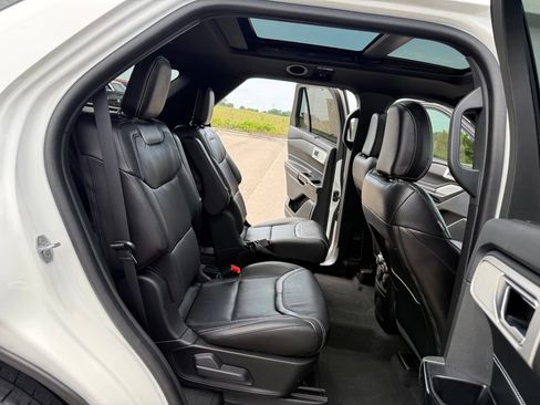 Used 2022 Ford Explorer ST w/ Equipment Group 401A AWD/4WD image 21