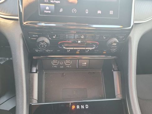 Used 2024 Jeep Grand Cherokee Laredo X w/ Luxury Tech Group I AWD/4WD image 14