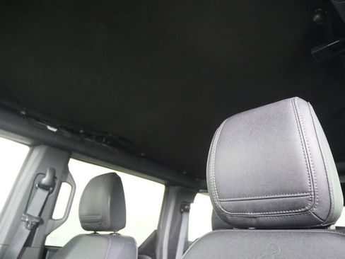 Used 2023 Ford Bronco Black Diamond w/ Sasquatch Package image 11