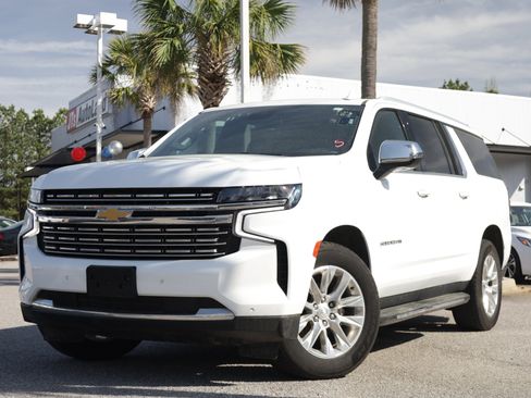 Used 2023 Chevrolet Suburban Premier image 1