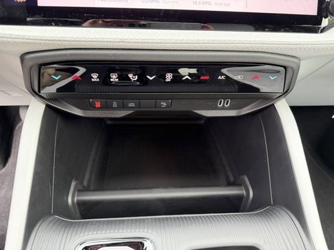 New 2026 Jeep Cherokee Laredo AWD/4WD image 22