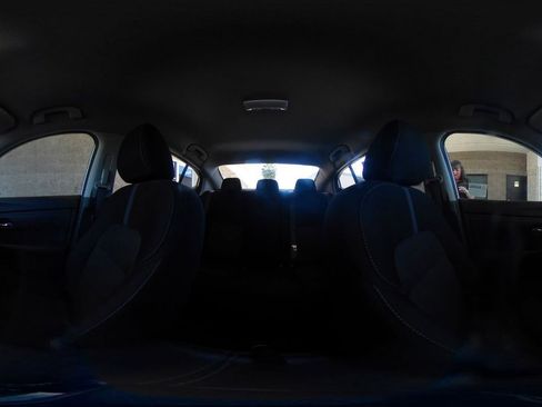 Used 2025 Nissan Sentra SV image 41