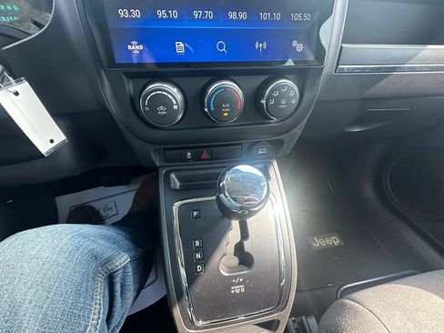 Used 2012 Jeep Compass Sport FWD image 19