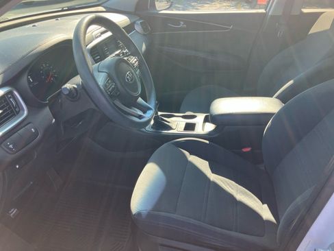 Used 2017 Kia Sorento AWD image 34