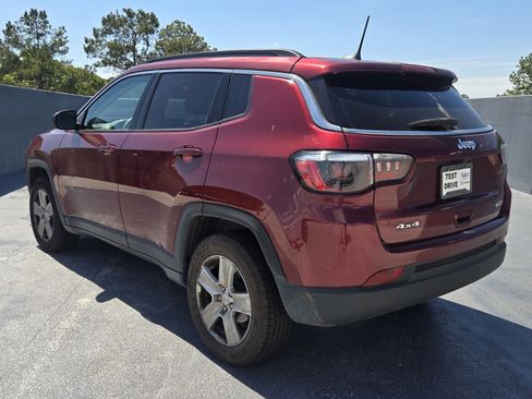 Used 2022 Jeep Compass Latitude AWD/4WD image 4
