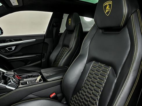 Used 2019 Lamborghini Urus AWD/4WD image 18