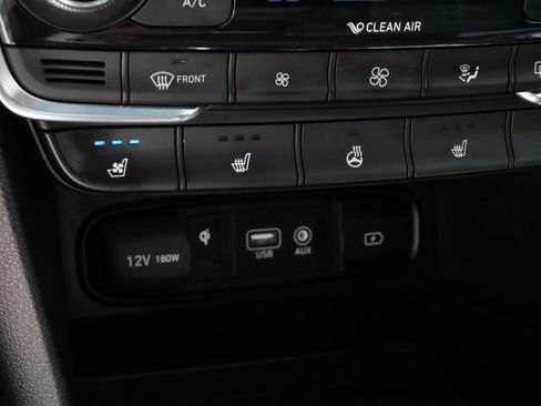 Used 2019 Hyundai Santa Fe AWD image 32