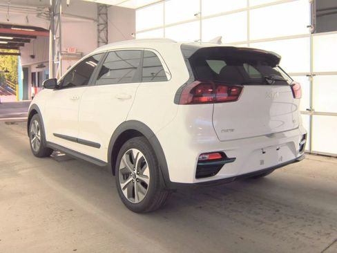 Used 2022 Kia Niro EX FWD image 3