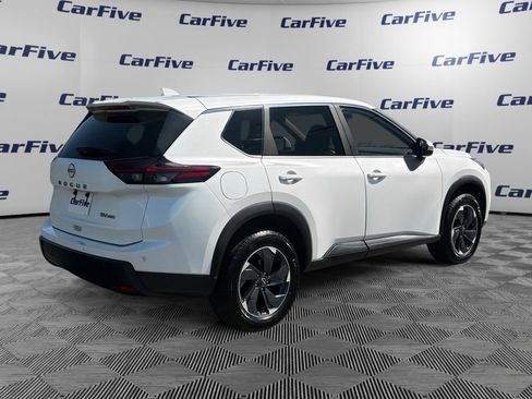 Used 2024 Nissan Rogue SV AWD/4WD image 6