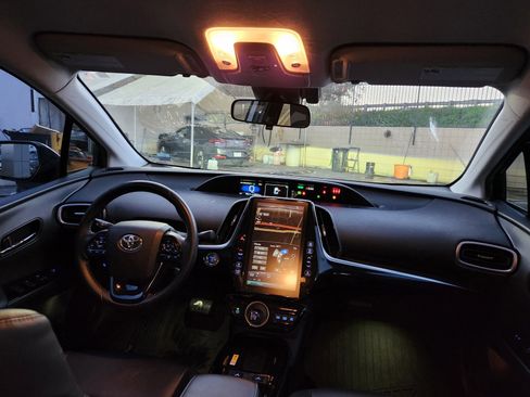 Used 2021 Toyota Prius Prime Limited image 24