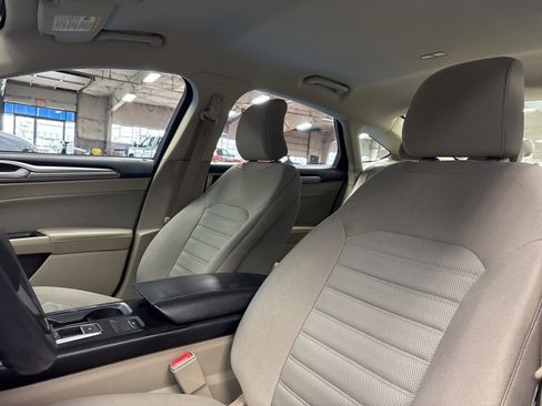 Used 2018 Ford Fusion SE w/ Fusion SE Technology Package image 22