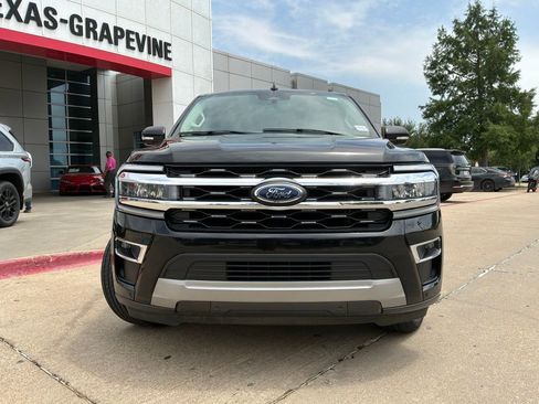 Used 2024 Ford Expedition Max Limited AWD/4WD image 3