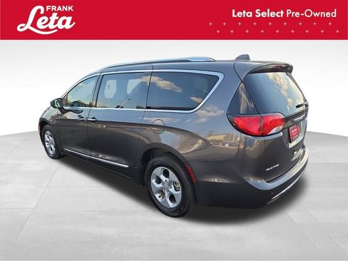 Used 2017 Chrysler Pacifica Touring-L Plus image 7