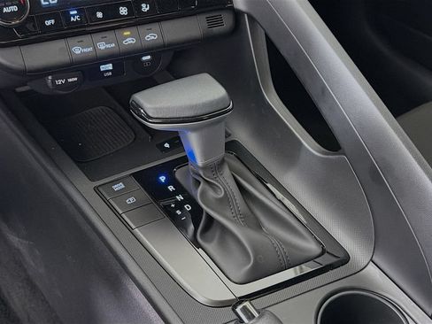 Used 2025 Hyundai Elantra Sport FWD image 19