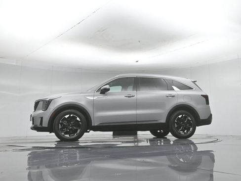 Used 2025 Kia Sorento S w/ Panoramic Sunroof Package FWD image 57
