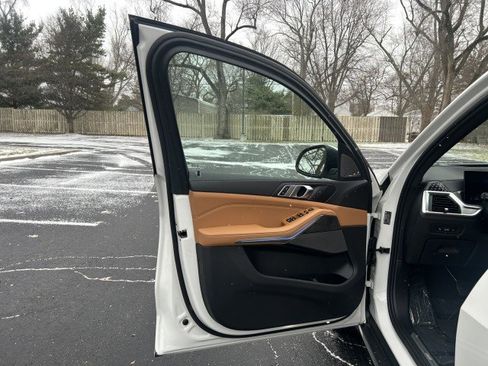 Used 2024 BMW X5 xDrive40i w/ Premium Package image 20