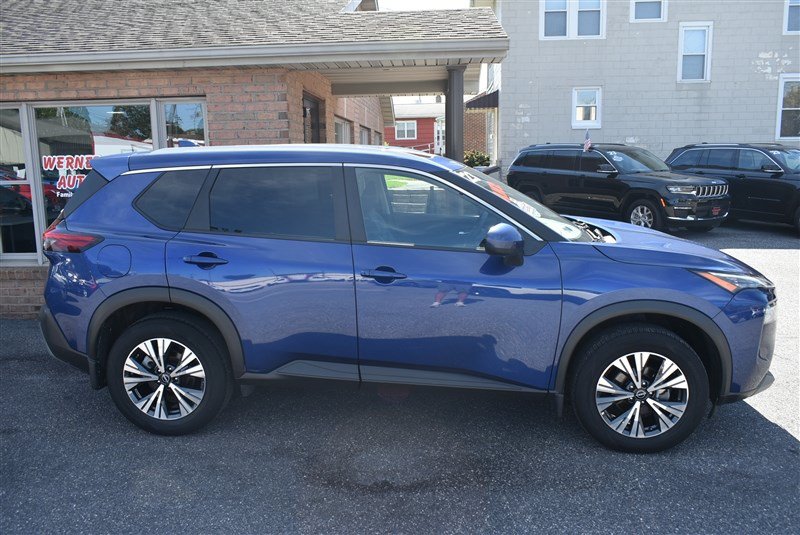 Used 2023 Nissan Rogue SV w/ SV Premium B Package AWD/4WD image 2