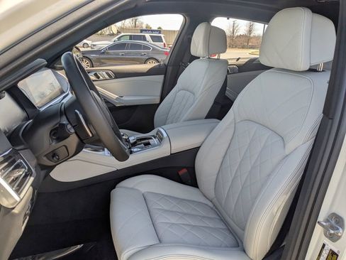 Used 2023 BMW X6 M50i w/ Executive Package image 17