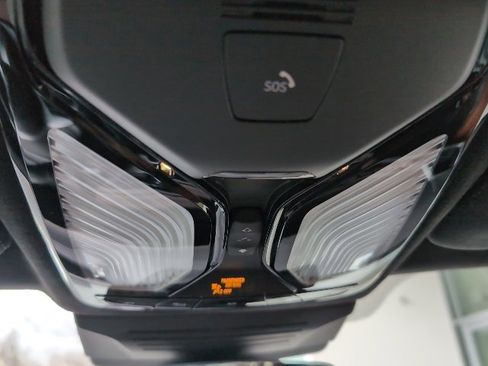 Certified 2024 BMW X7 xDrive40i w/ M Sport Package image 19