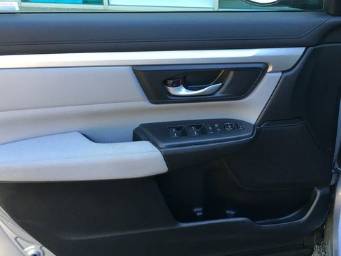 Used 2017 Honda CR-V LX image 19