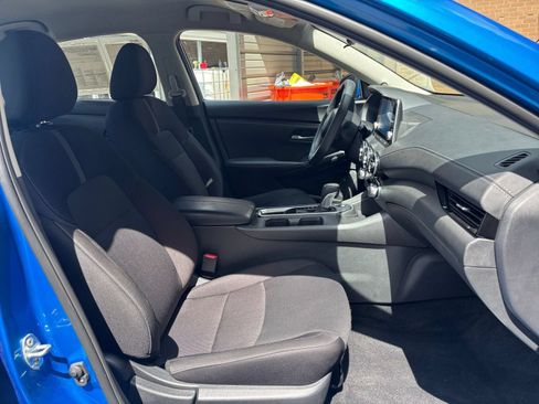 Used 2025 Nissan Sentra SV FWD image 34