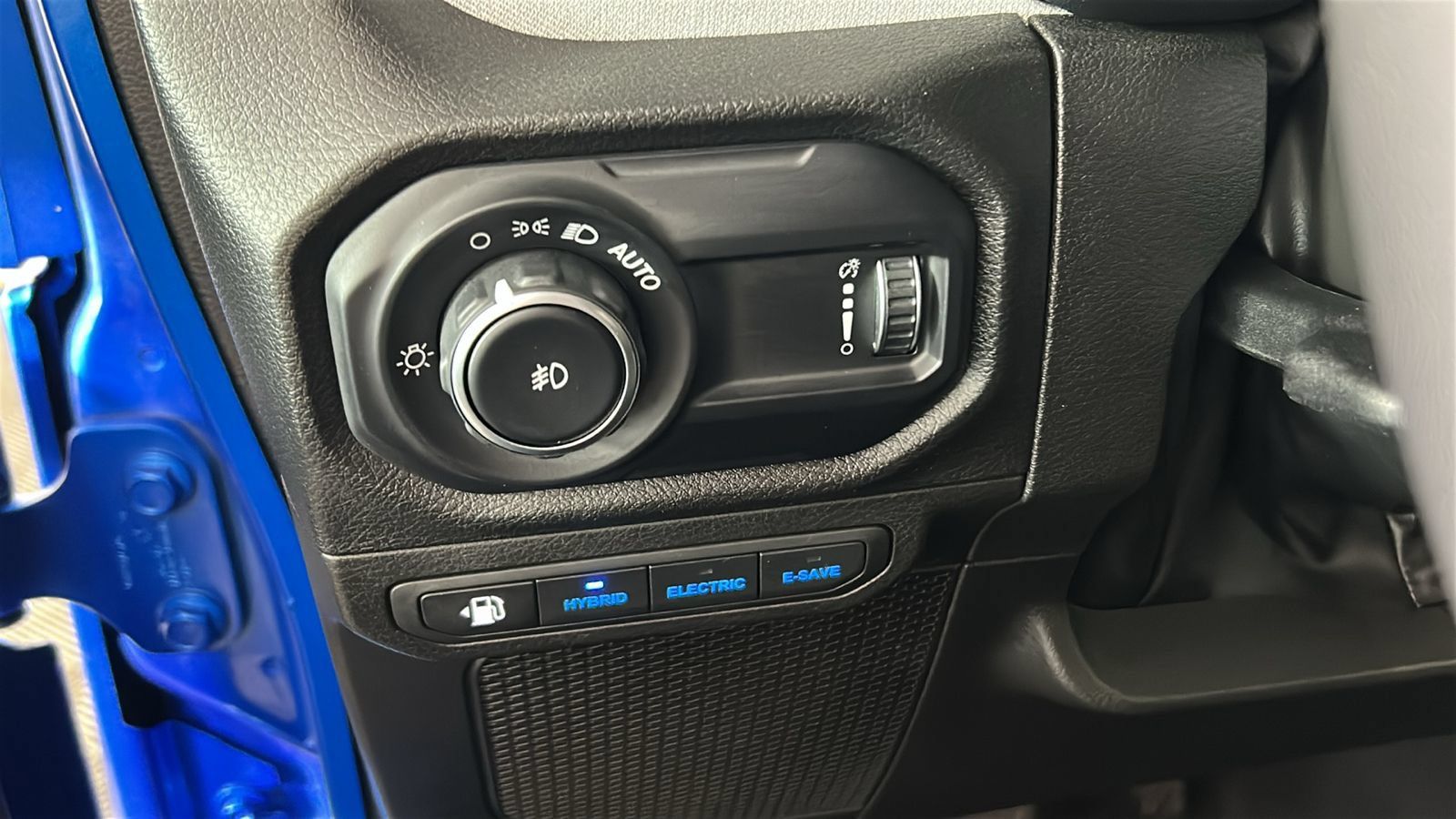 Used 2024 Jeep Wrangler Unlimited w/ Convenience Group AWD/4WD image 22