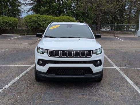 Used 2024 Jeep Compass Latitude AWD/4WD image 8