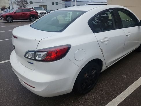 Used 2013 MAZDA MAZDA3 i Sport image 5