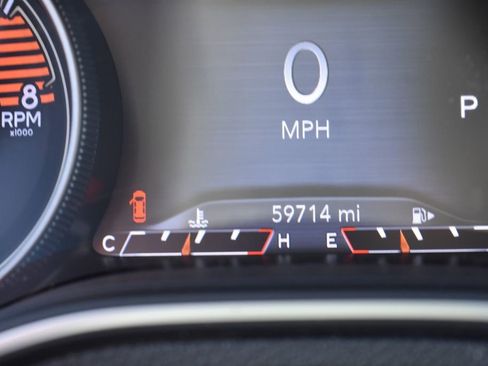 Used 2019 Jeep Cherokee Limited image 28