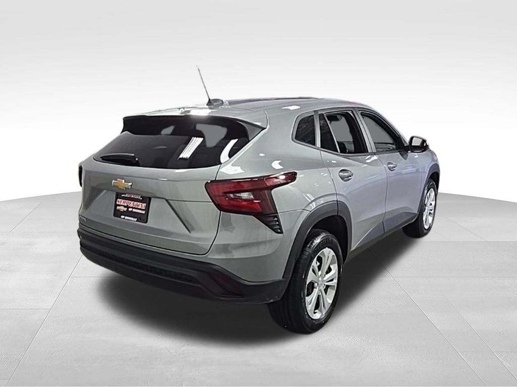 Used 2024 Chevrolet Trax LS FWD image 7