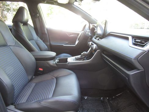 Used 2024 Toyota RAV4 XSE w/ Weather Package AWD/4WD image 19