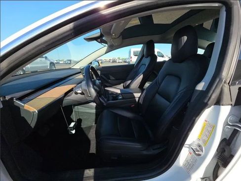Used 2018 Tesla Model 3 Long Range RWD image 3