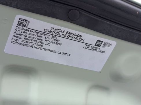 Used 2024 Chevrolet Trax RS w/ Sunroof Package FWD image 35