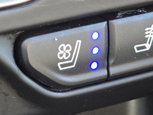 Used 2023 Chevrolet Tahoe High Country image 12