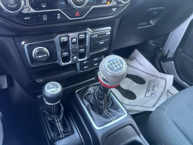 Used 2020 Jeep Wrangler Unlimited Sahara AWD/4WD image 23