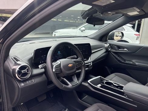 Used 2025 Chevrolet Equinox LT image 12