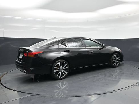 Used 2019 Nissan Altima 2.5 SR w/ SR Premium Package FWD image 26