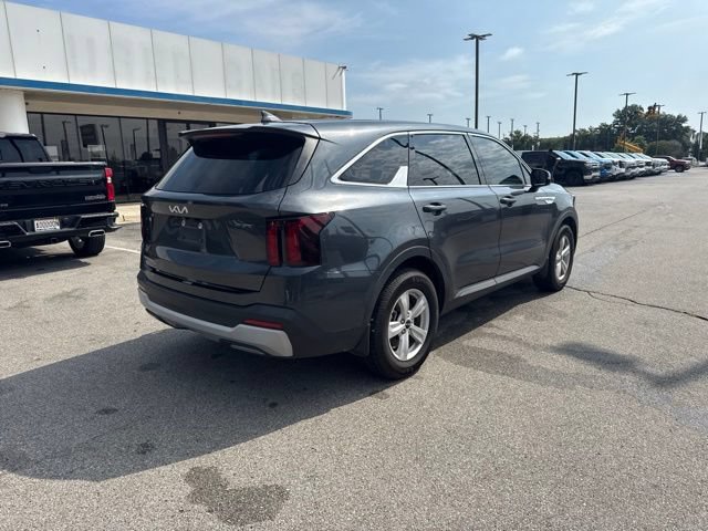 Used 2024 Kia Sorento LX FWD image 3