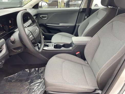 Used 2025 Kia K4 LXS image 25