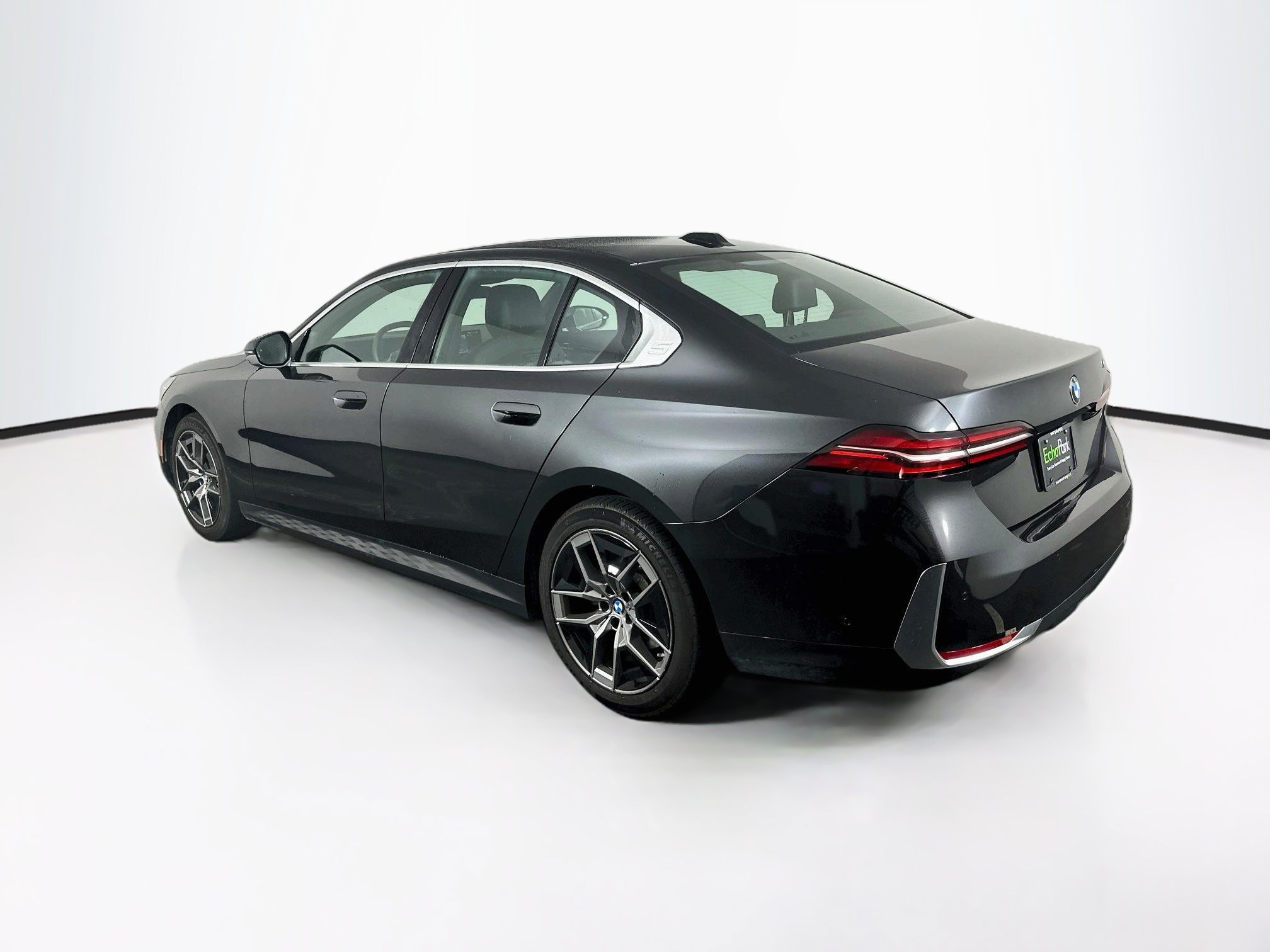 Used 2026 BMW 530i RWD image 5