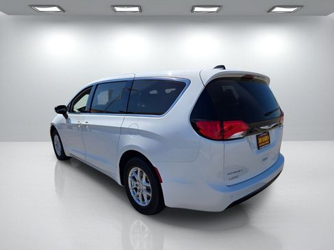 New 2026 Chrysler Voyager LX image 3